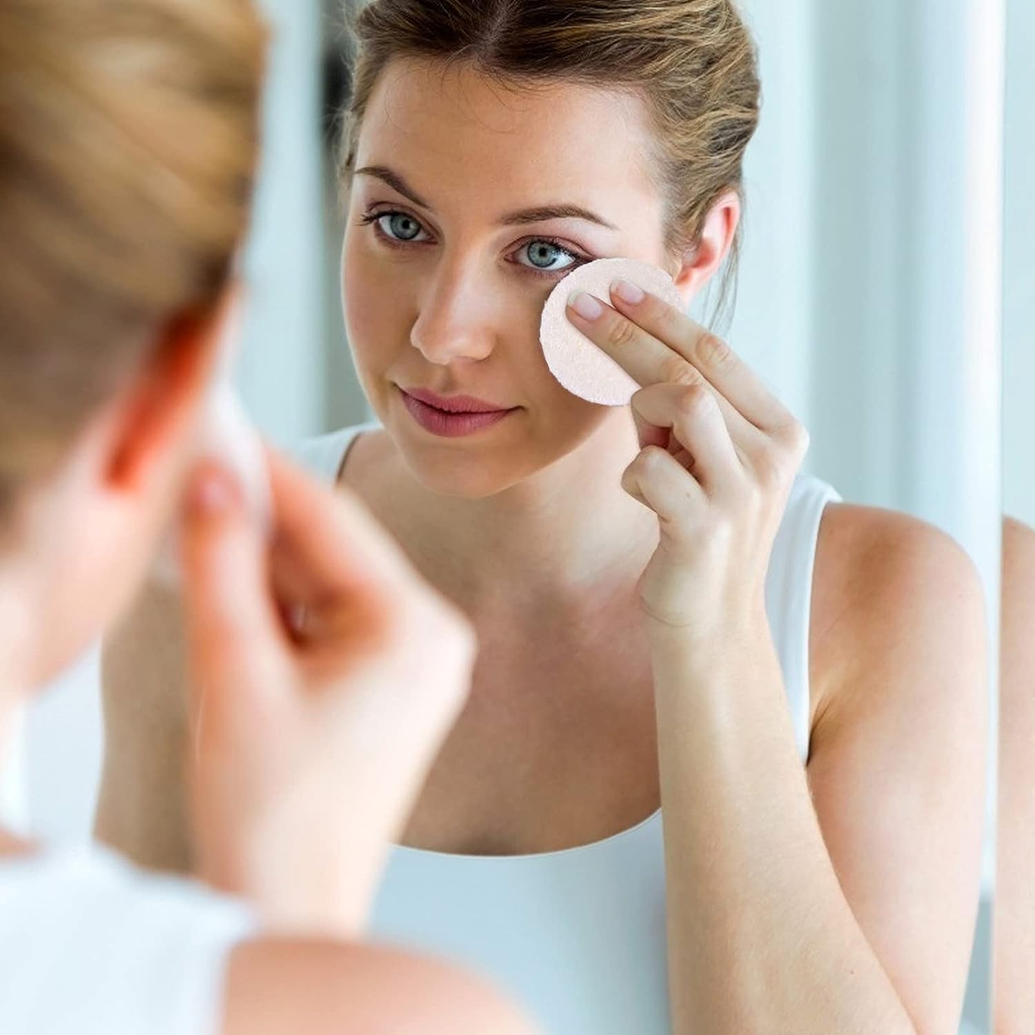 How to Use a Makeup Remover Loofah for Clean Skin