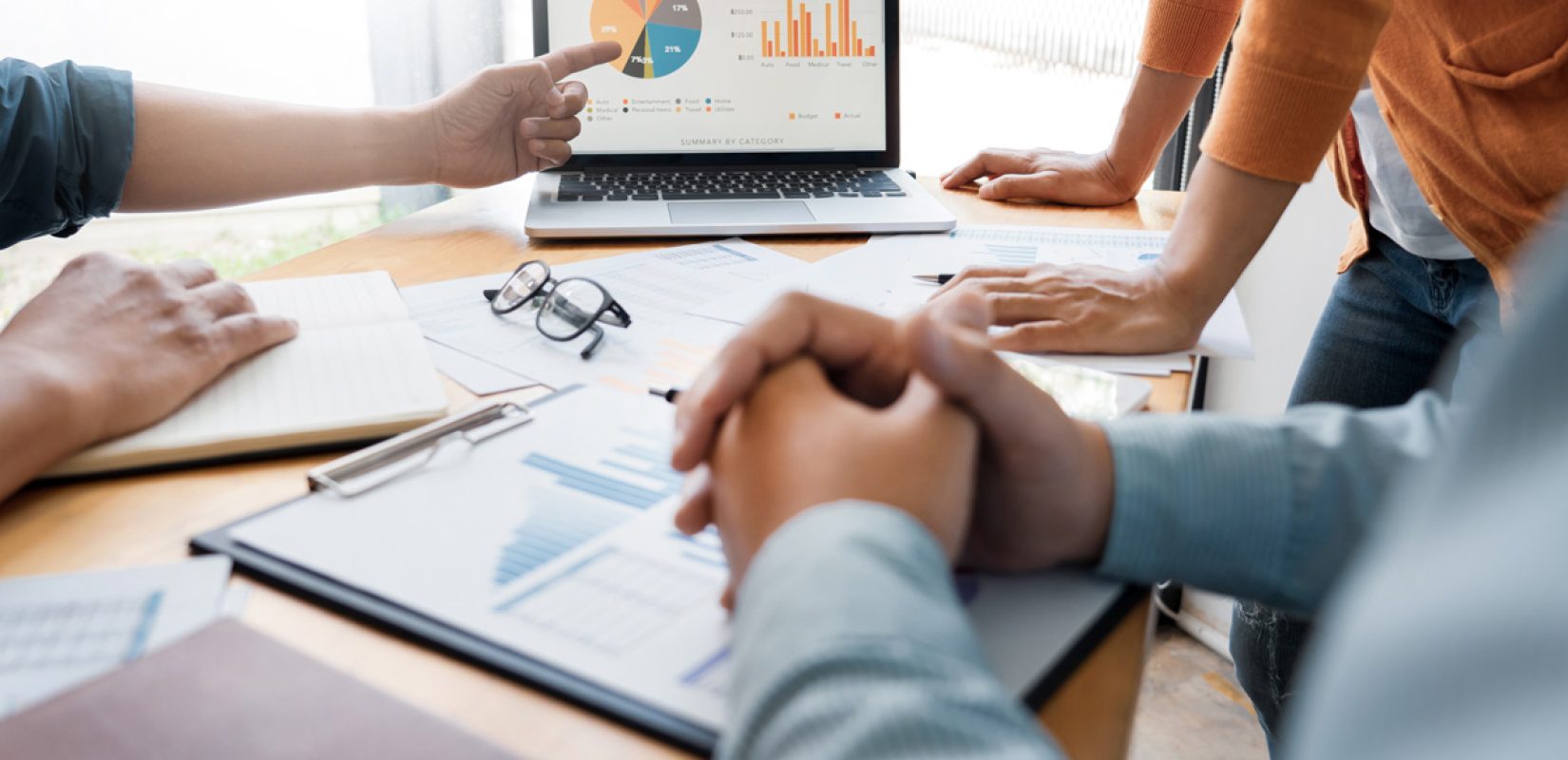 Competitive Intelligence for Sales: How to Close Deals Faster