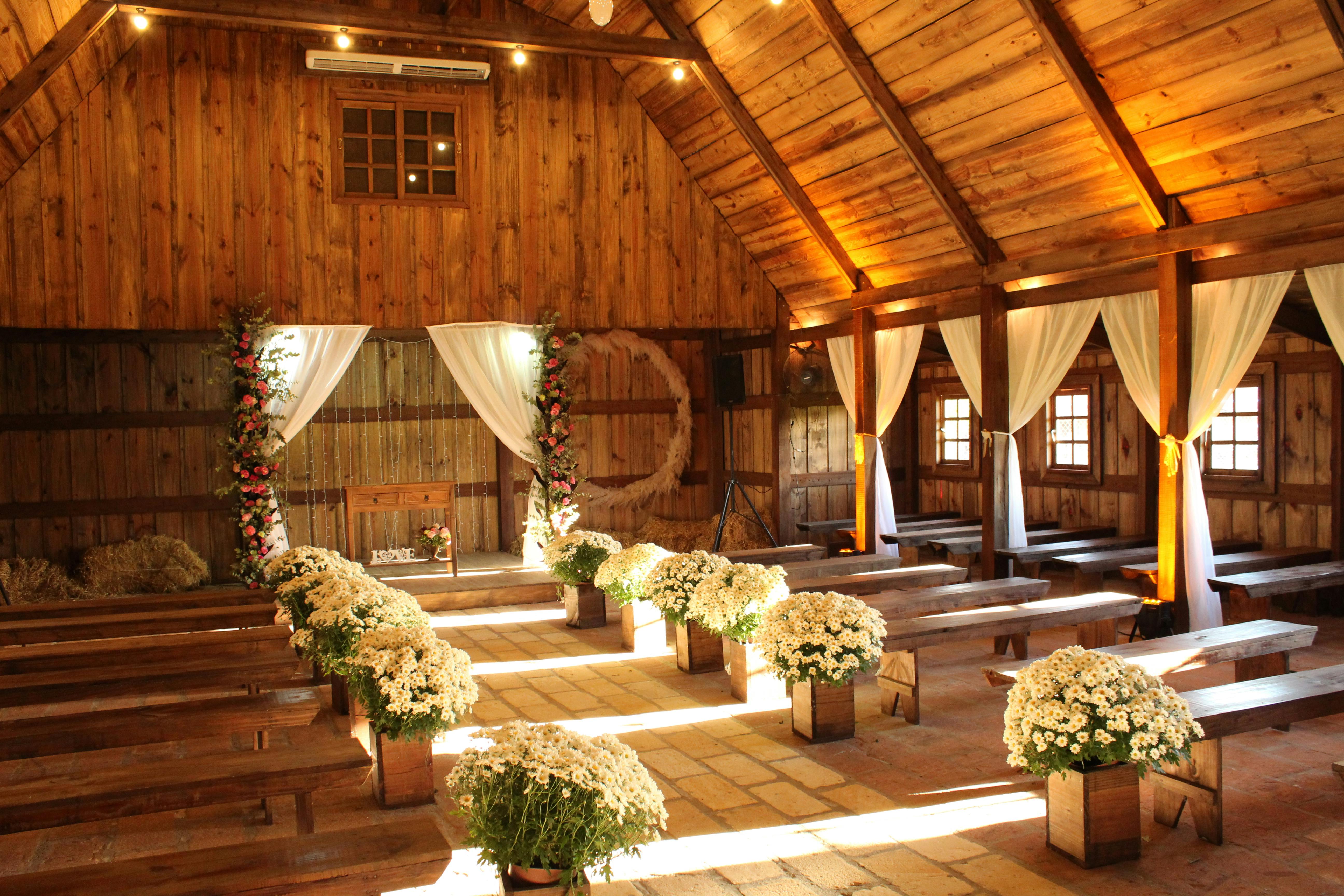 Clarksburg Wedding Venues That Celebrate Local Charm