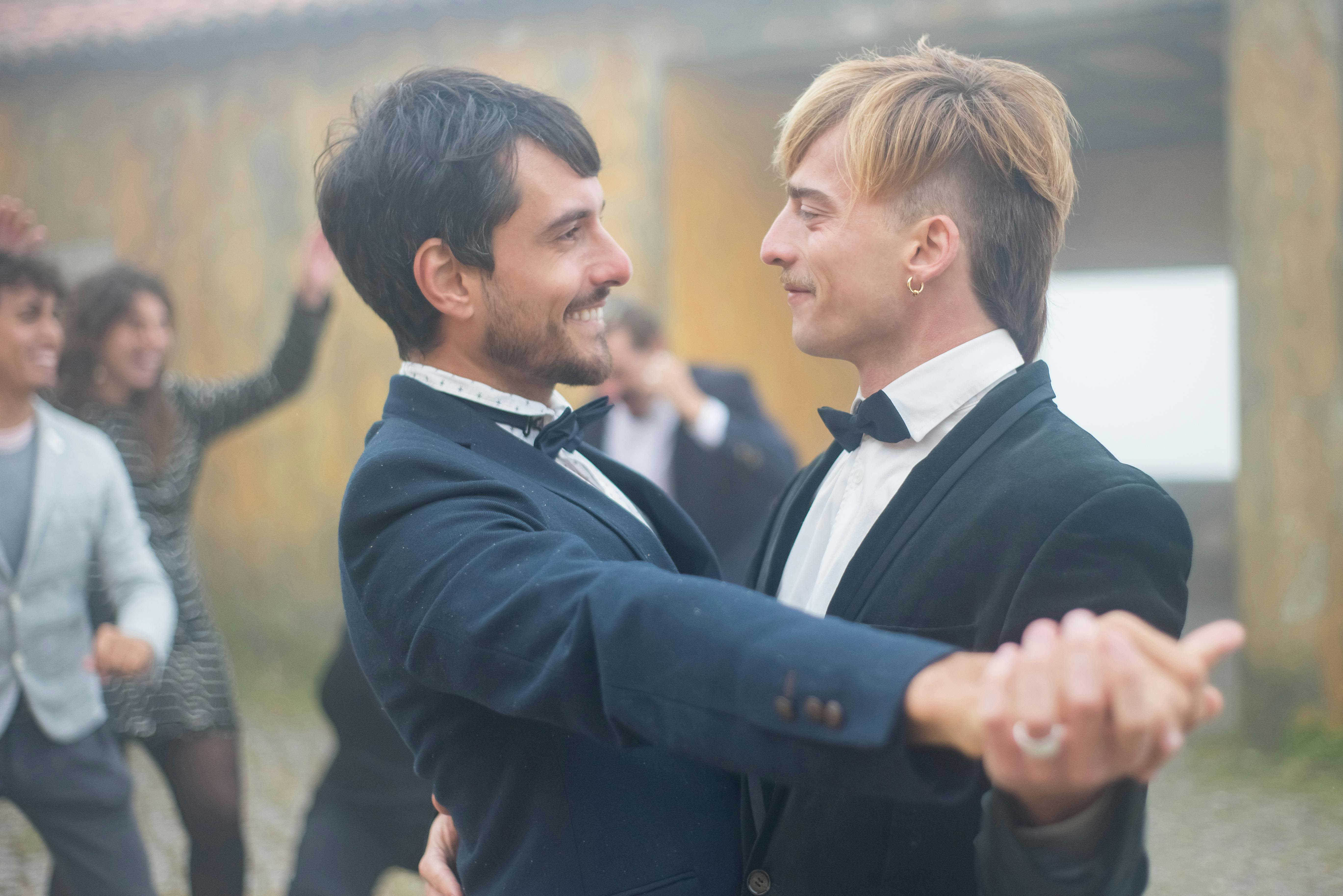 LESBIAN WEDDING SUITS IN LOS ANGELES: ELEGANCE MEETS PRIDE